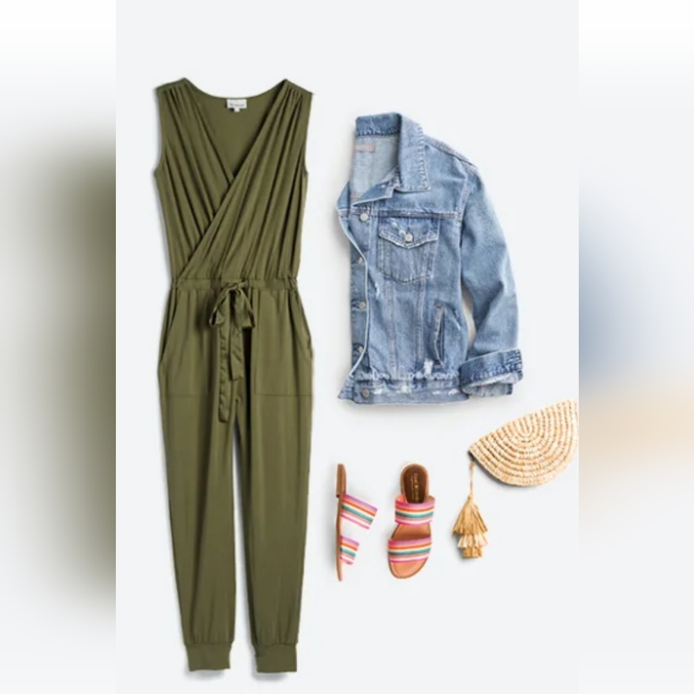 Olive green jumpsuit. Size medium. NWT